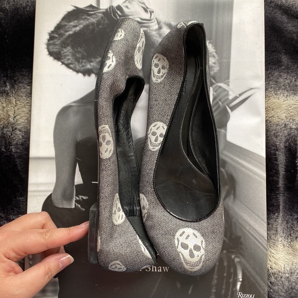 Alexander McQueen Skull Printed Ballet Flats size 39 - Picture 10 of 14